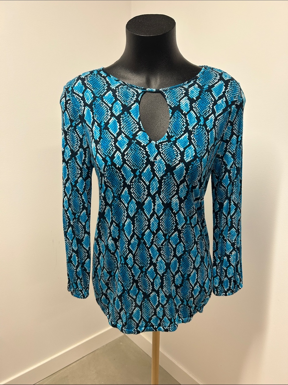 MICHAEL Michael Kors Blue and Black Snake-Print Keyhole Long-Sleeve Top